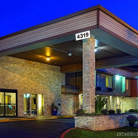 La Quinta By Wyndham Portland Nw Hotel Buitenkant foto