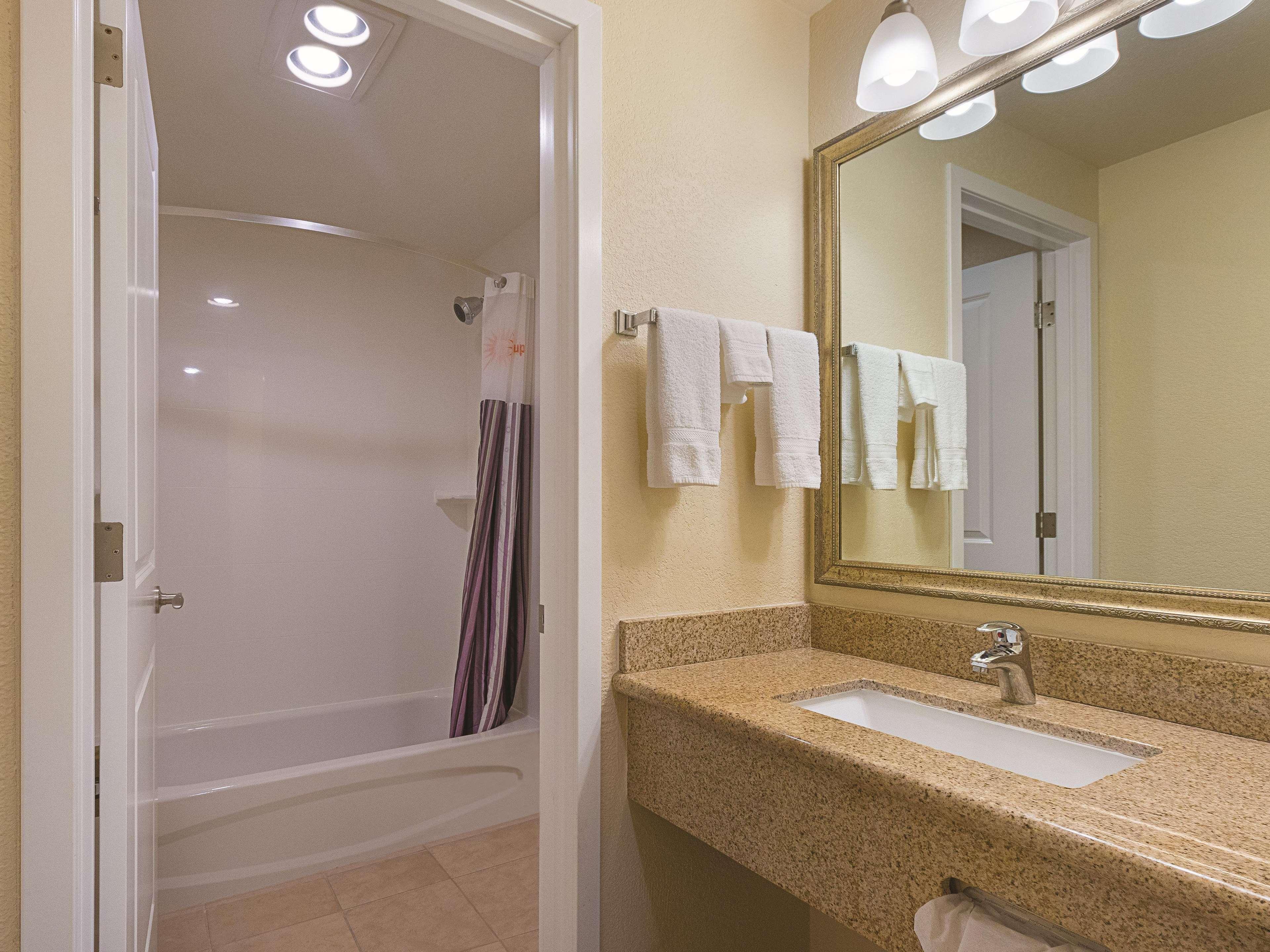 La Quinta By Wyndham Portland Nw Hotel Buitenkant foto